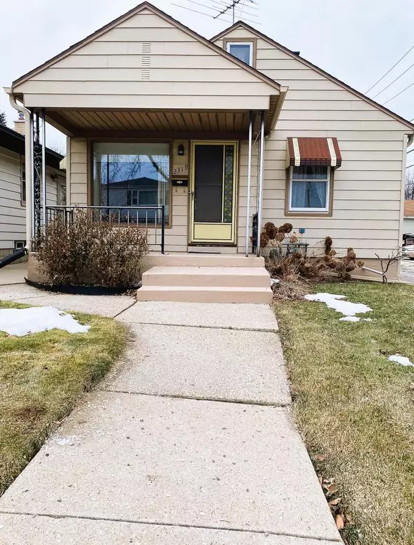 West Allis, WI 53219,2319 S 62nd STREET