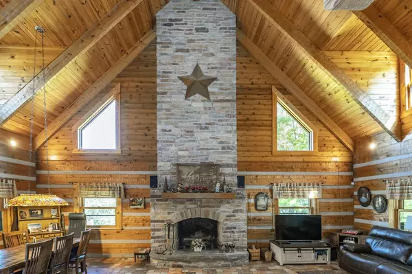 6806 Raynor AVENUE, Franksville, WI 53126