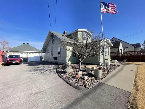 511 Oak STREET S, La Crescent, MN 55947