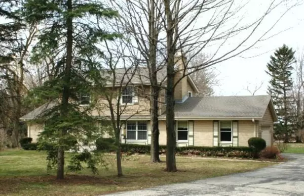 2823 Farview DRIVE, Richfield, WI 53076