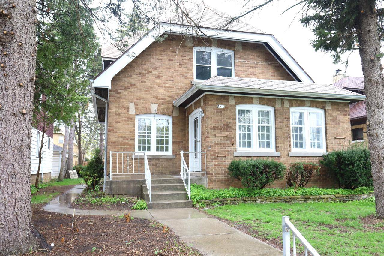3019 N 54th STREET, Milwaukee, WI 53210