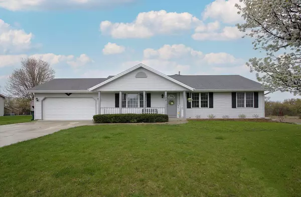 102 Mill AVENUE, Union Grove, WI 53182