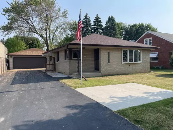 3610 E College AVENUE, Cudahy, WI 53110