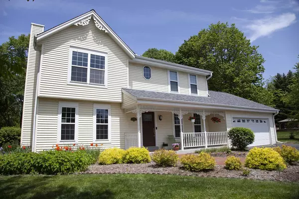 N51W26260 Autumn TRAIL, Pewaukee, WI 53072