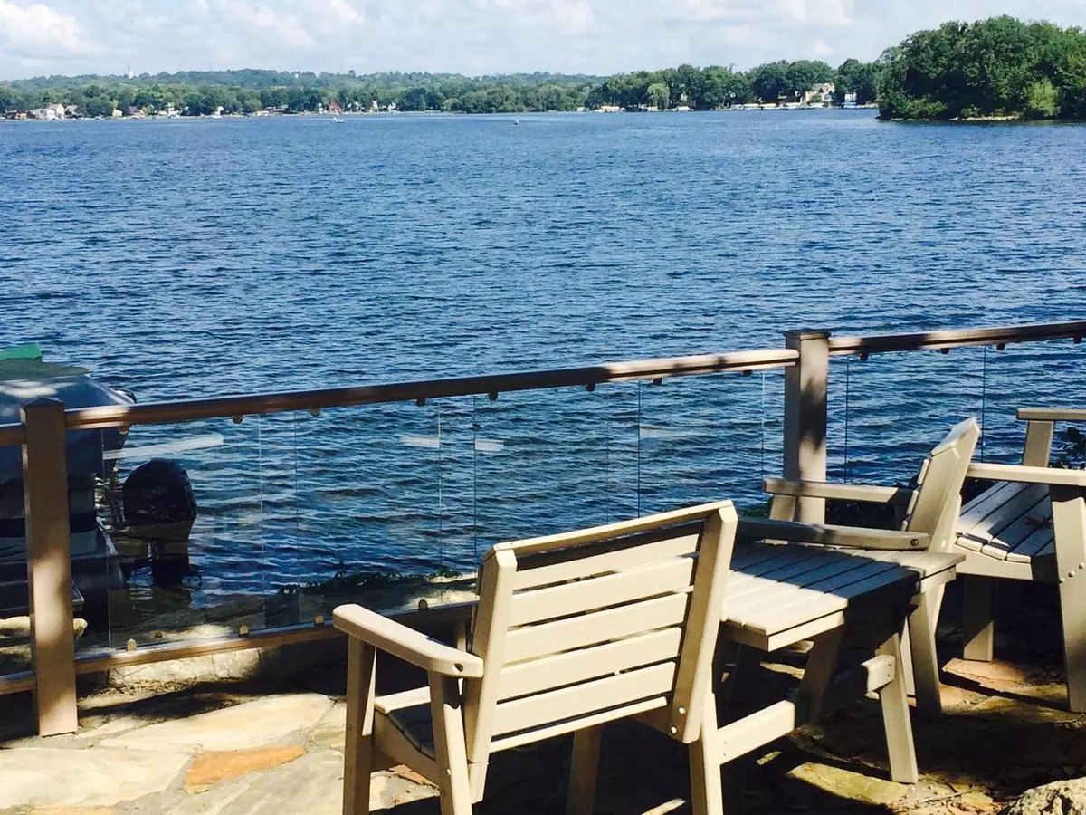 Muskego, WI 53150,S74W17694 Harbor CIRCLE