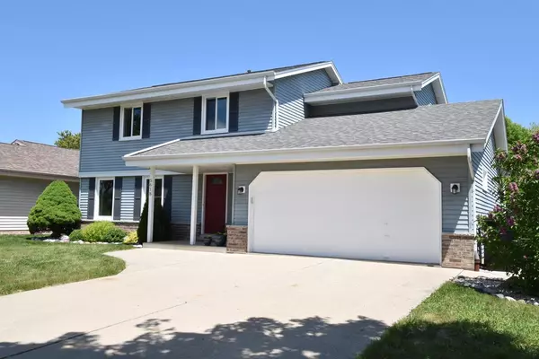 5618 S Rosewood AVENUE, Cudahy, WI 53110