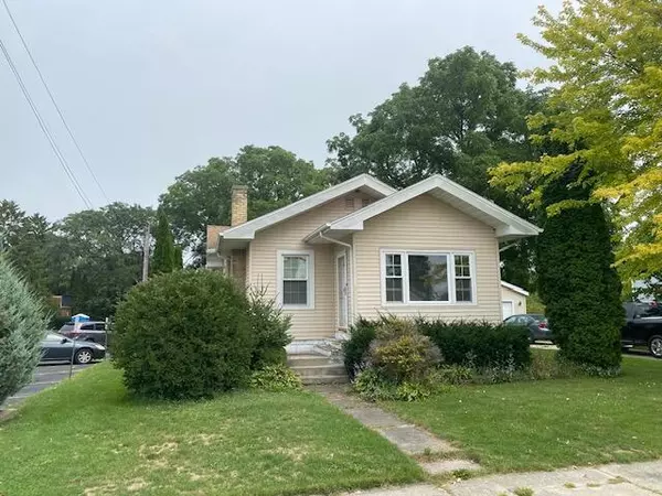 110 Maple STREET, Belgium, WI 53004