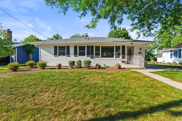 514 W 5th STREET, Oconomowoc, WI 53066