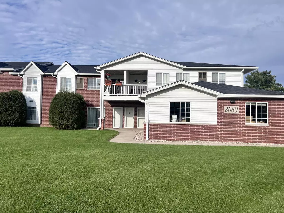 Pleasant Prairie, WI 53158,8060 Lexington PLACE #11