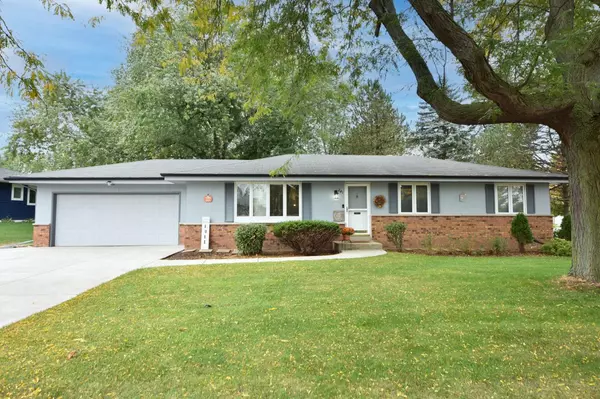 241 Manor DRIVE, Fredonia, WI 53021