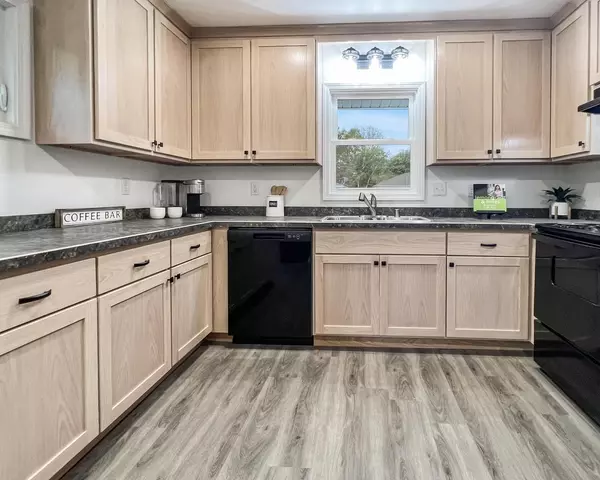 Manitowoc, WI 54220,2142 Richmond AVENUE