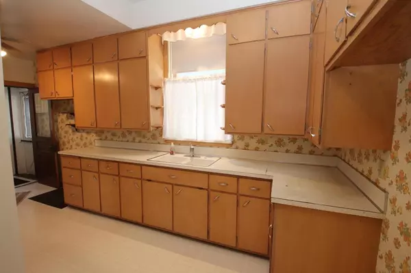 Howards Grove, WI 53083,526 Madison AVENUE