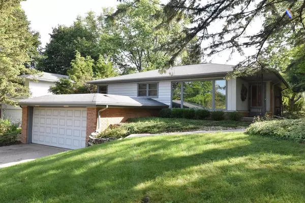 1501 Meadowbrook BOULEVARD, Mount Pleasant, WI 53405