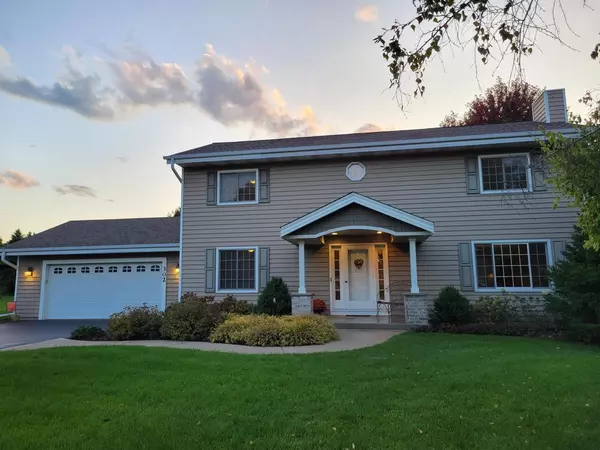 302 Lenz COURT, North Prairie, WI 53153