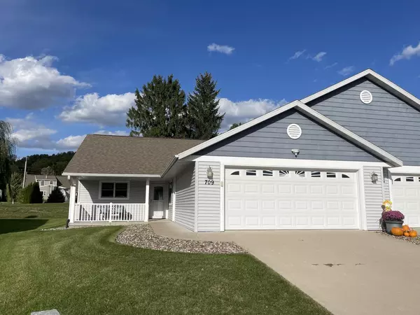 709 Wildwood COURT, La Crescent, MN 55947