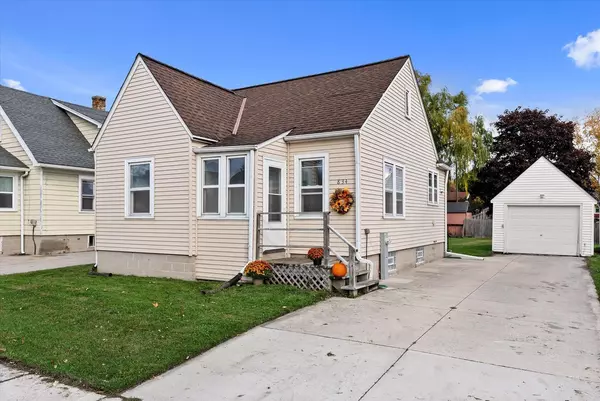 834 Main STREET, Belgium, WI 53004