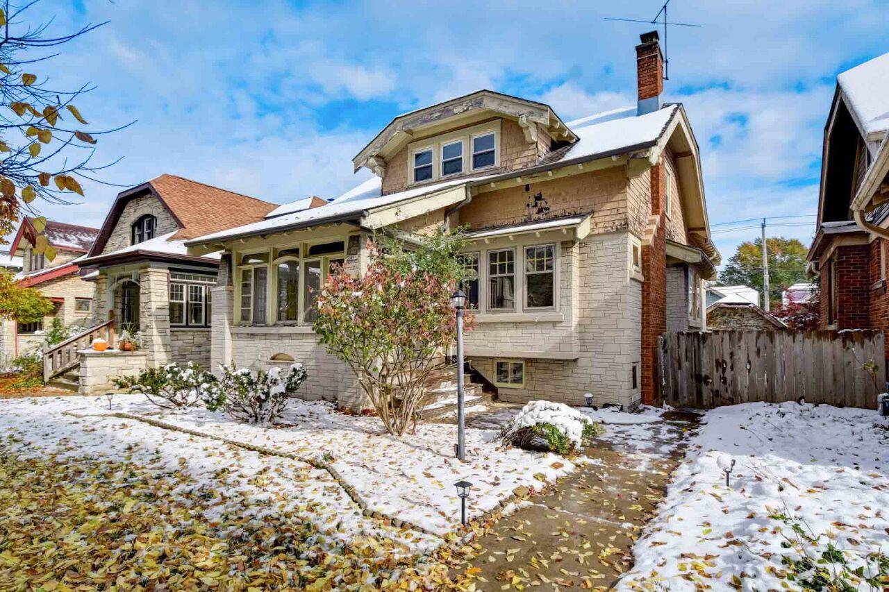 2446 N 47th STREET, Milwaukee, WI 53210