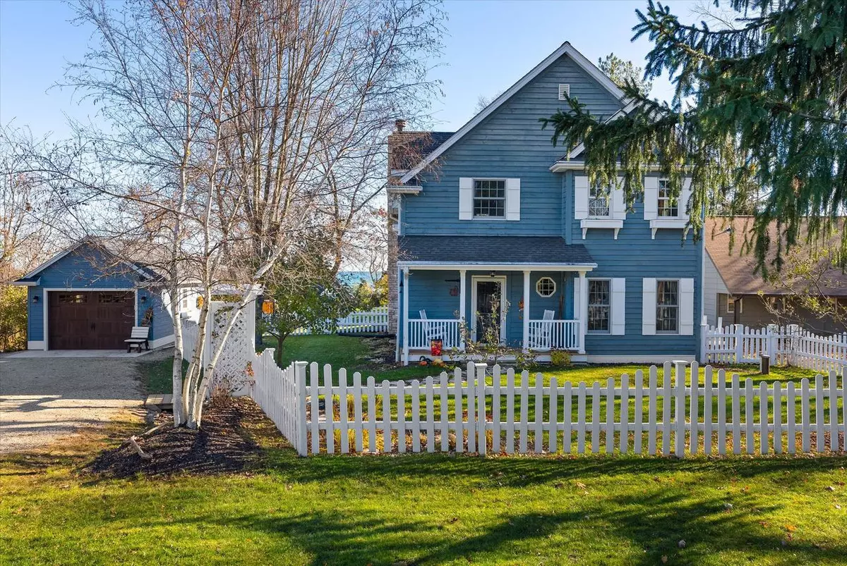 Port Washington, WI 53074,4996 Lake Bluff ROAD