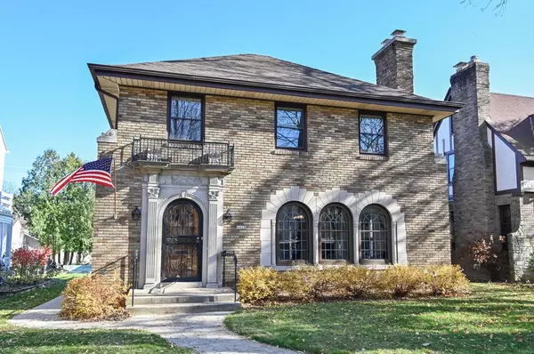 4428 N Wildwood AVENUE, Shorewood, WI 53211