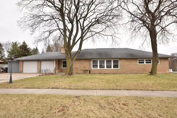 2824 S Seymour PLACE, West Allis, WI 53227