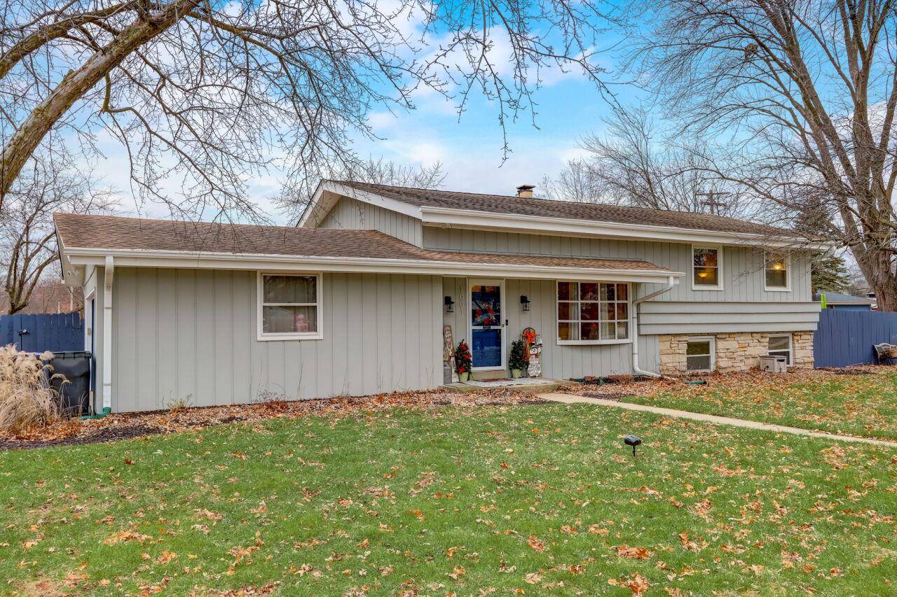 1001 School DRIVE, Waukesha, WI 53189