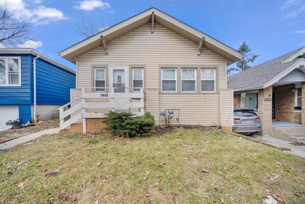 2435 N 54th STREET, Milwaukee, WI 53210