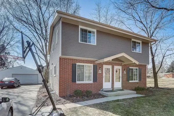 N42W5621 Wilshire DRIVE #5623, Cedarburg, WI 53012