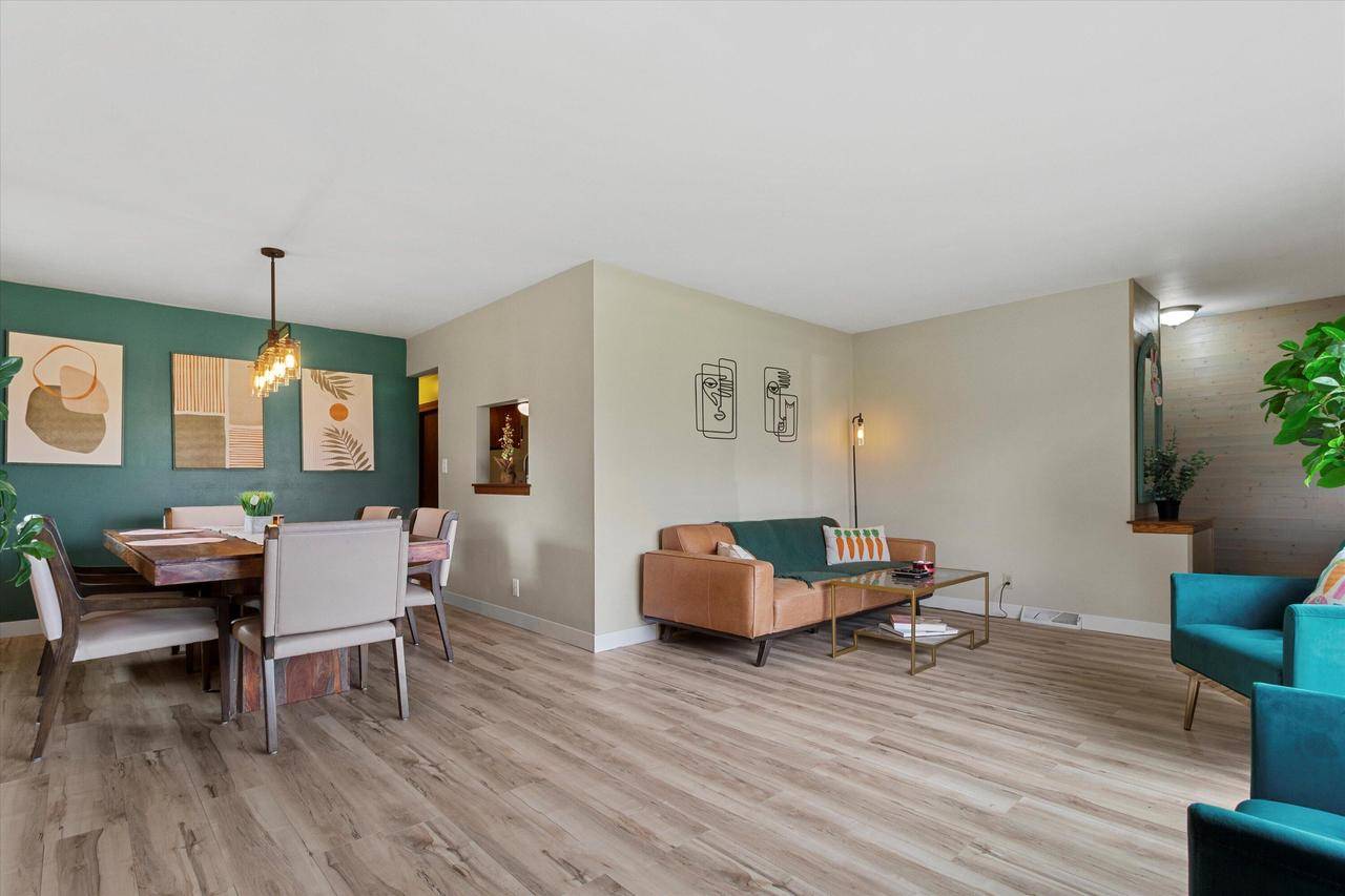 Pewaukee, WI 53072,N23W27071 Shelley Lynn DRIVE