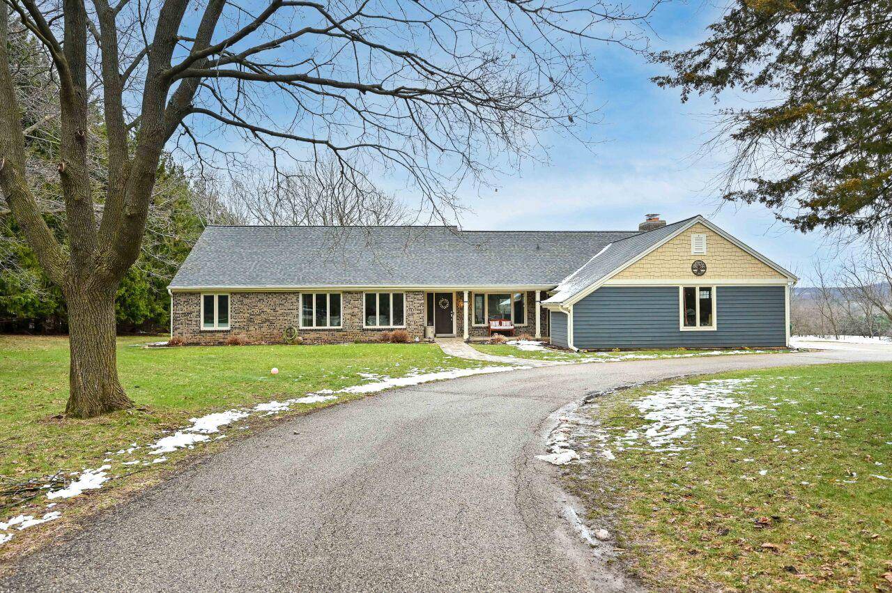 360 Genesee STREET, Delafield, WI 53018