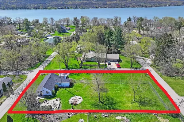 W3816 Lakeview DRIVE, Lake Geneva, WI 53147