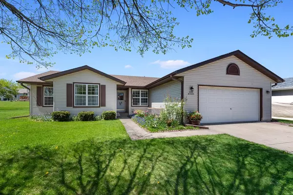 W200N16295 Pine DRIVE, Jackson, WI 53037