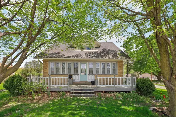 8037 Big Bend ROAD, Waterford, WI 53185