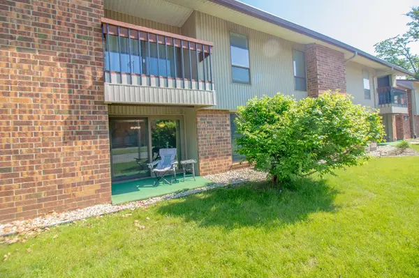 West Allis, WI 53219,8118 W Oklahoma AVENUE #6