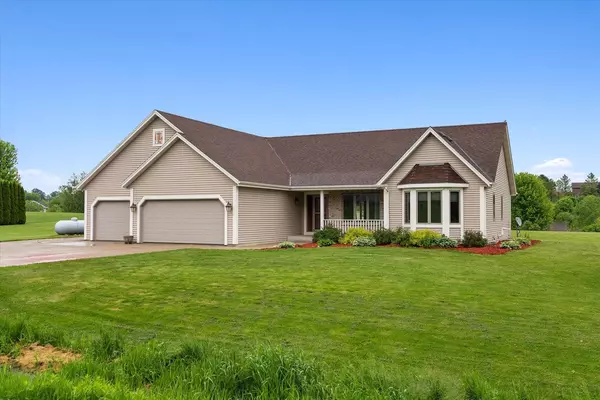 N6528 Weber View DRIVE, Iron Ridge, WI 53035