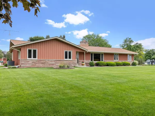 W333N4190 Mertins DRIVE, Nashotah, WI 53058