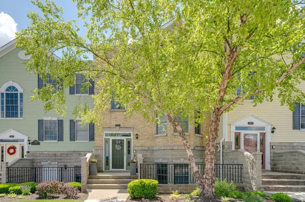 7926 Williamsburg COURT #102, Bristol, WI 53104