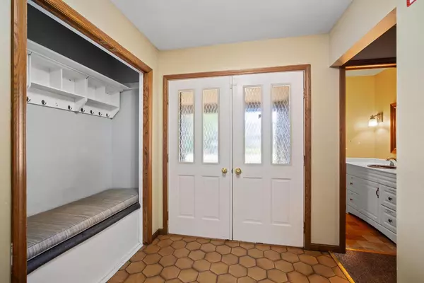 Oconomowoc, WI 53066,909 Old Tower ROAD