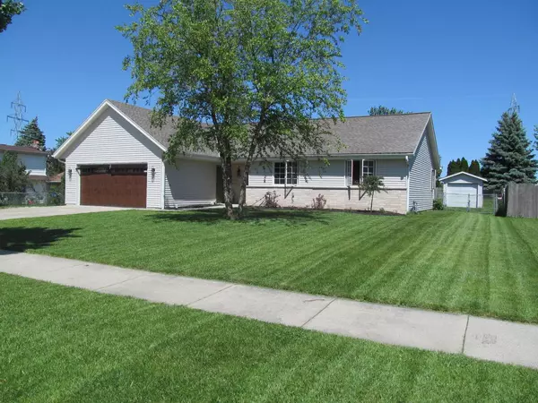 8320 S Shepard AVENUE, Oak Creek, WI 53154