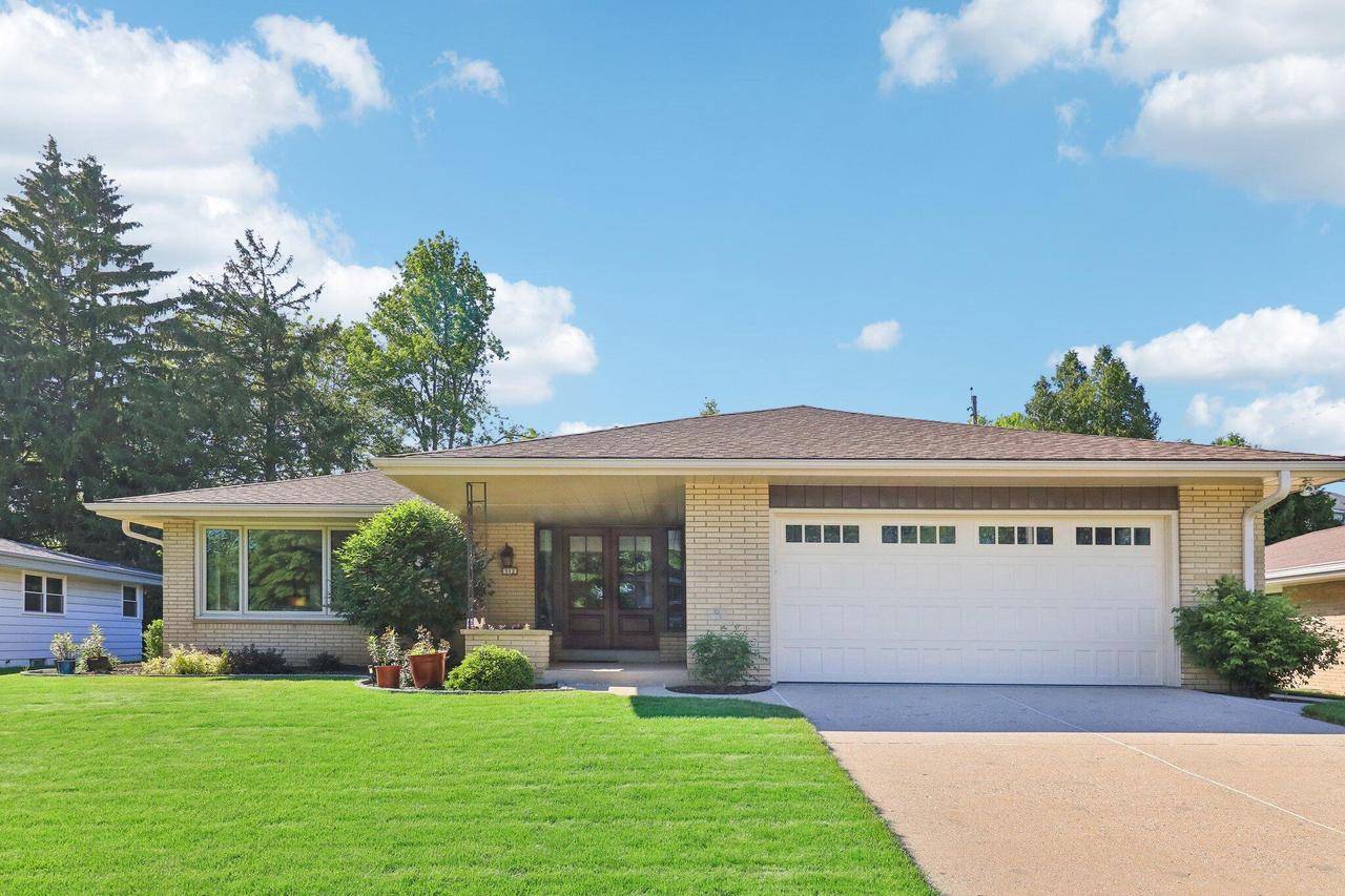 312 Parkway DRIVE, South Milwaukee, WI 53172