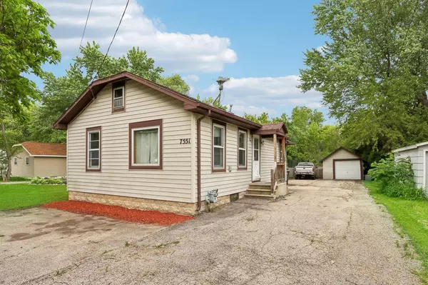 7551 Shorewood DRIVE, Salem, WI 53168