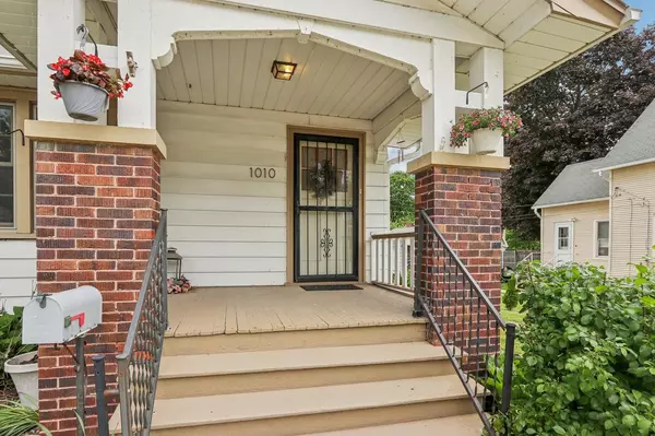 South Milwaukee, WI 53172,1010 N Chicago AVENUE