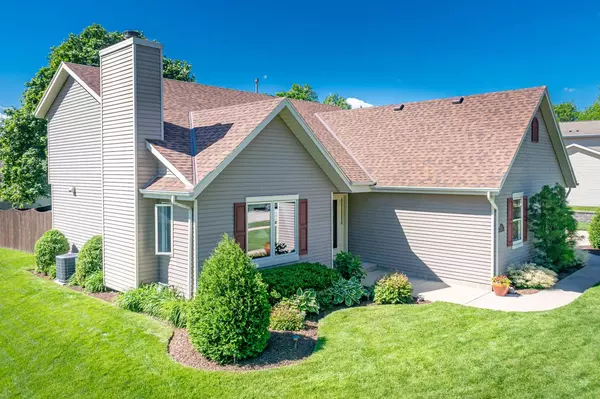 601 E Mona DRIVE, Oak Creek, WI 53154