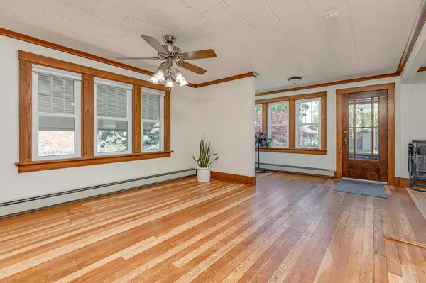 Oostburg, WI 53070,847 Superior AVENUE