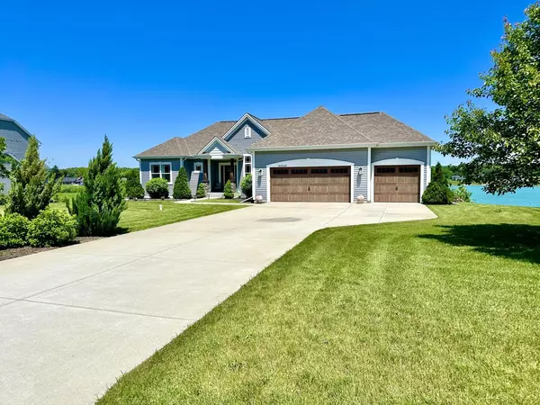 S86W22680 Lake Park DRIVE, Big Bend, WI 53103