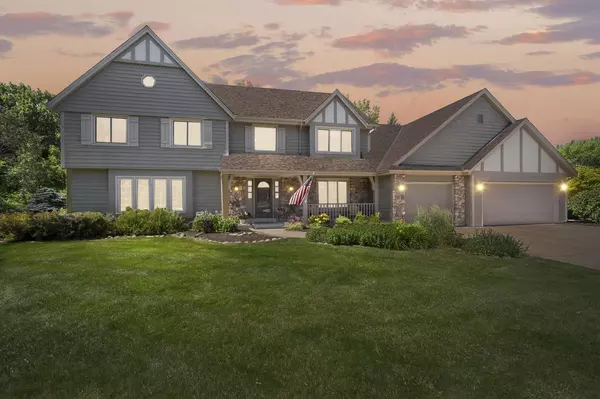 10207 N Hayden COURT, Mequon, WI 53097