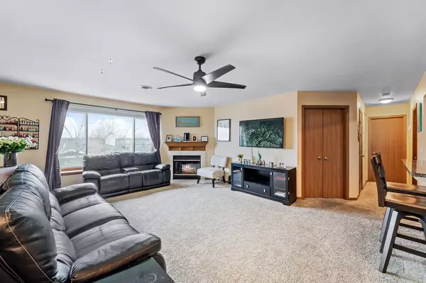 Mount Pleasant, WI 53406,1121 S Sunnyslope DRIVE #8U