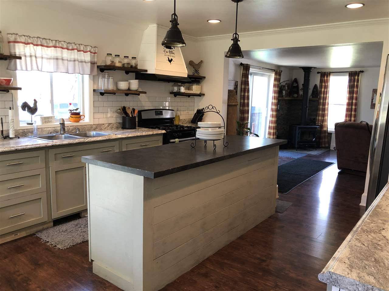 Mauston, WI 53948,W4143 49th St