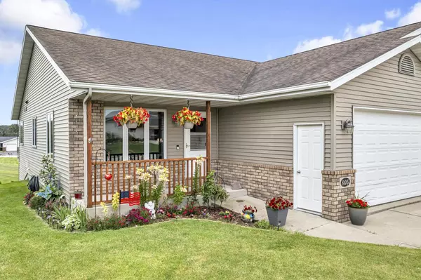 805 Ethan Allen DRIVE, Howards Grove, WI 53083