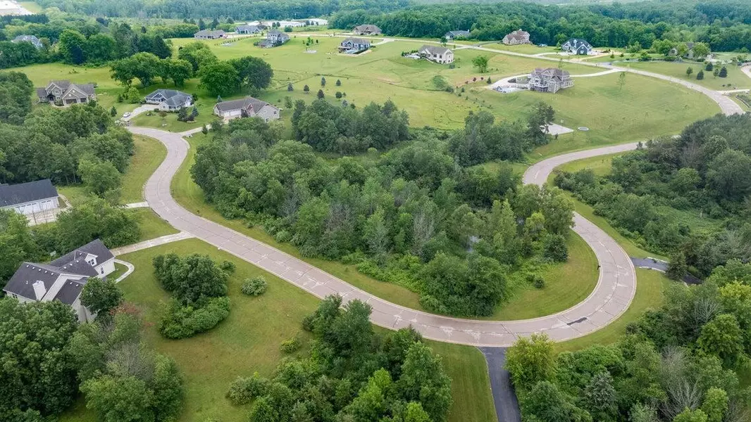 4281 S WOODCREST RIDGE DRIVE, West Bend, WI 53095