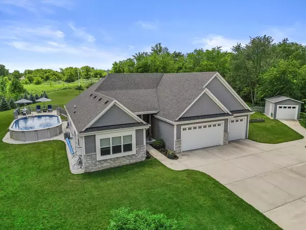 1733 Stoneway COURT, Richfield, WI 53076